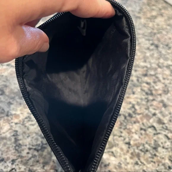 Macy’s New York black Cosmetic Bag - Picture 3 of 3